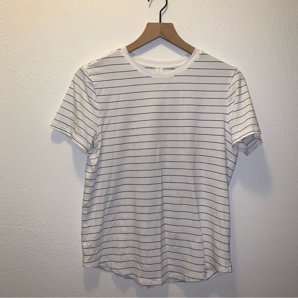 Lululemon Love Crewneck Curved Hem Striped T Shirt size 6 - Picture 4 of 7